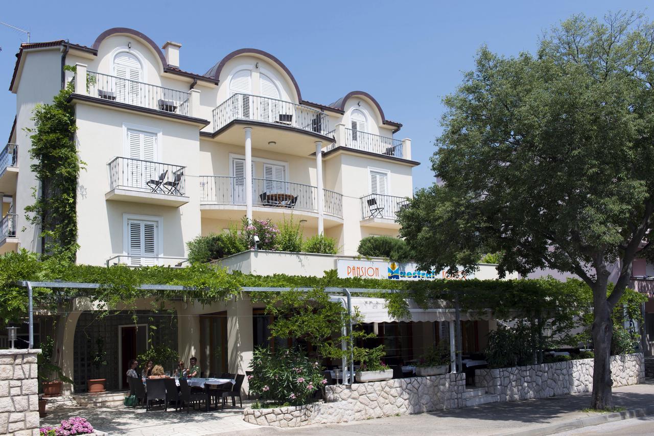 Pansion Maestral Hotel Novi Vinodolski Buitenkant foto