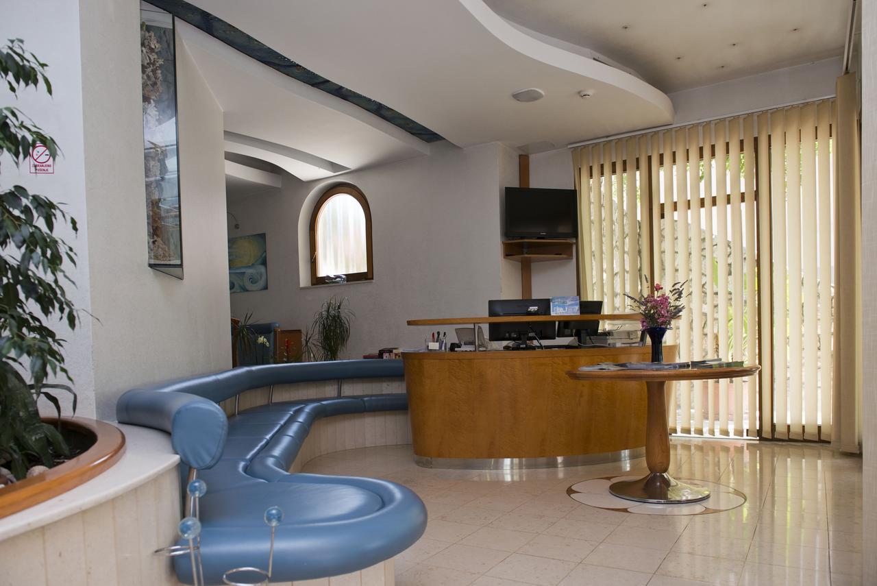 Pansion Maestral Hotel Novi Vinodolski Buitenkant foto