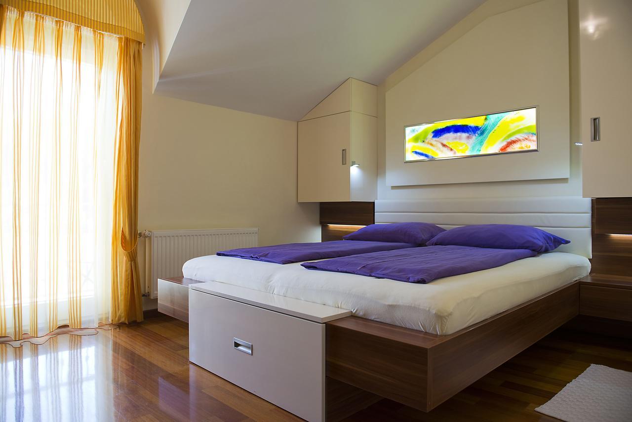 Pansion Maestral Hotel Novi Vinodolski Buitenkant foto