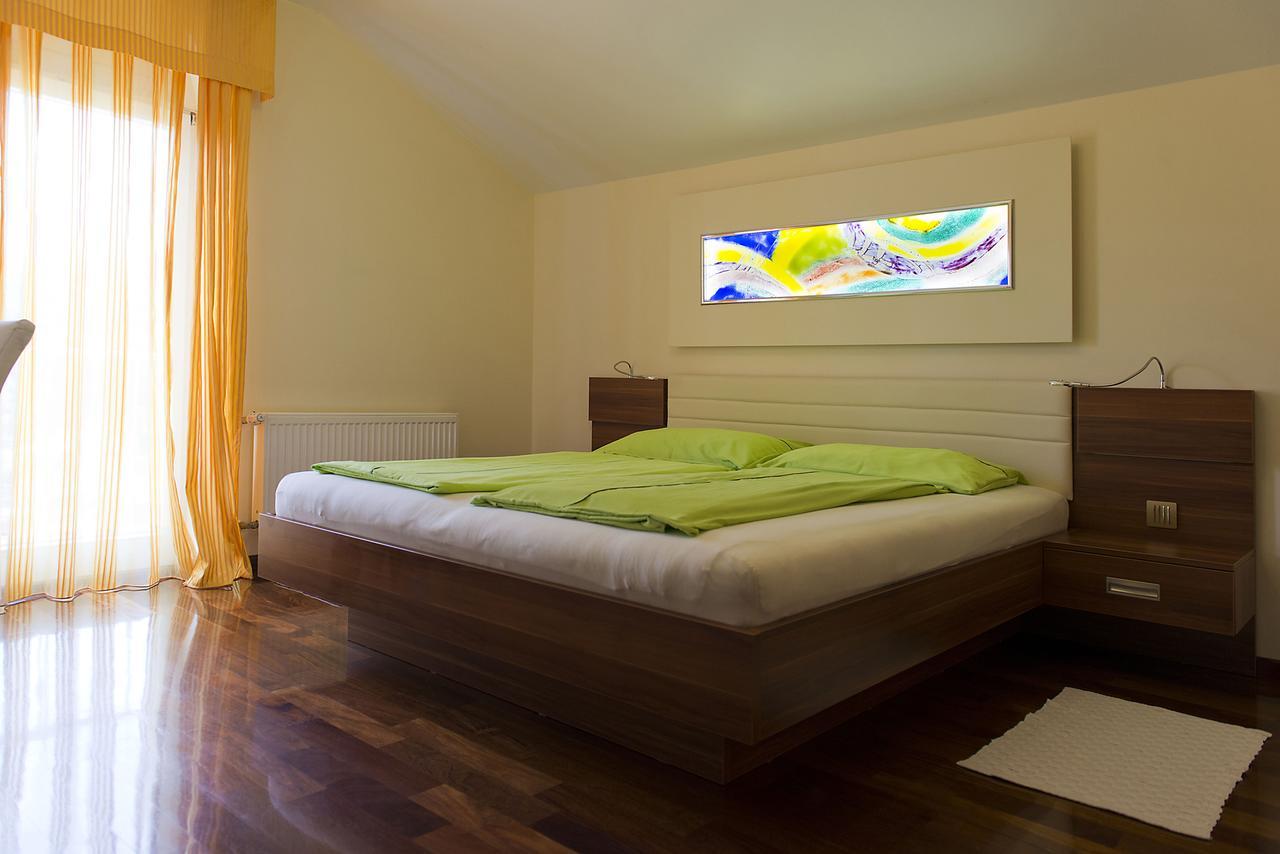 Pansion Maestral Hotel Novi Vinodolski Buitenkant foto
