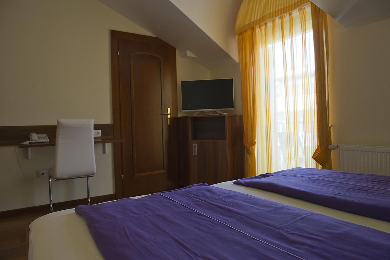 Pansion Maestral Hotel Novi Vinodolski Buitenkant foto